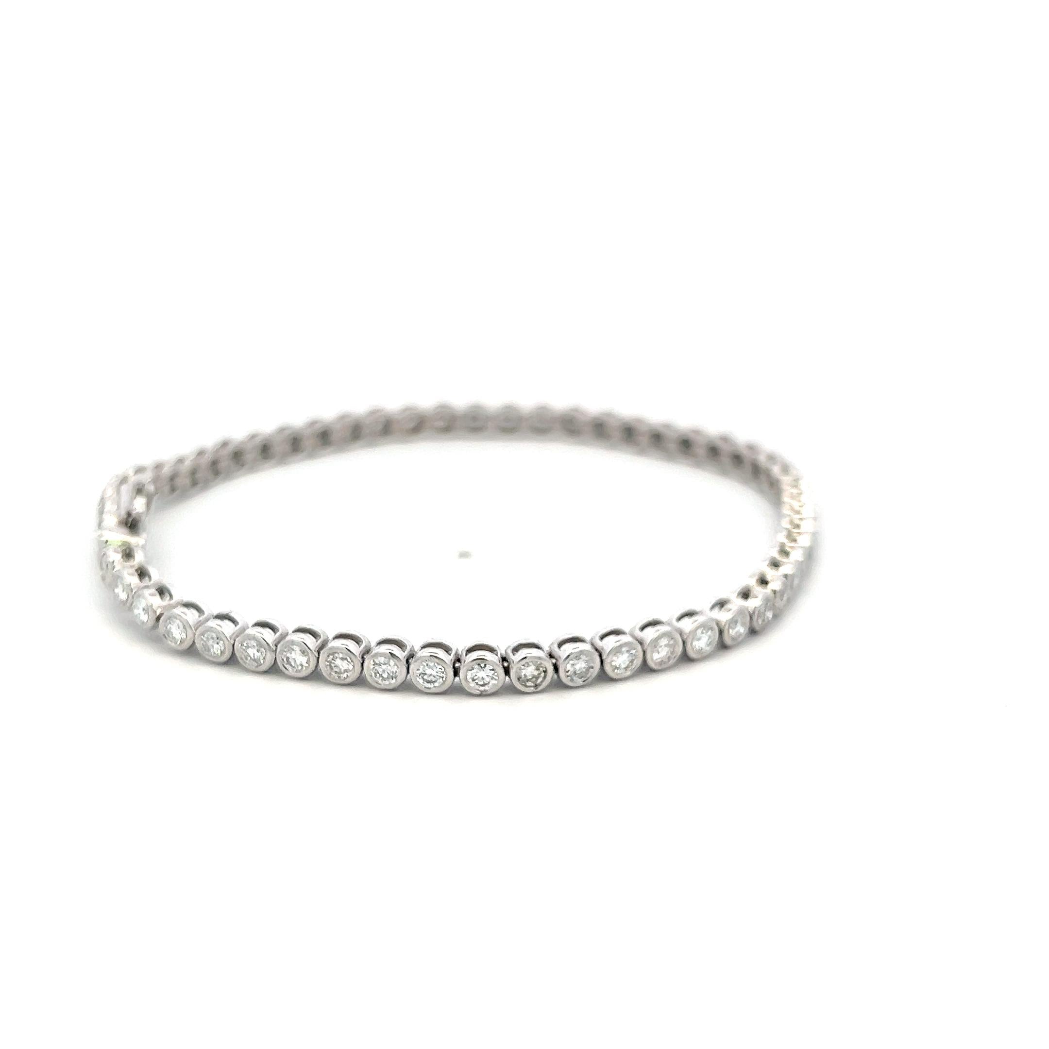 Vintage 14K White Gold Tennis Bracelet with 1.92 Carat Round Diamonds 9.51 Grams