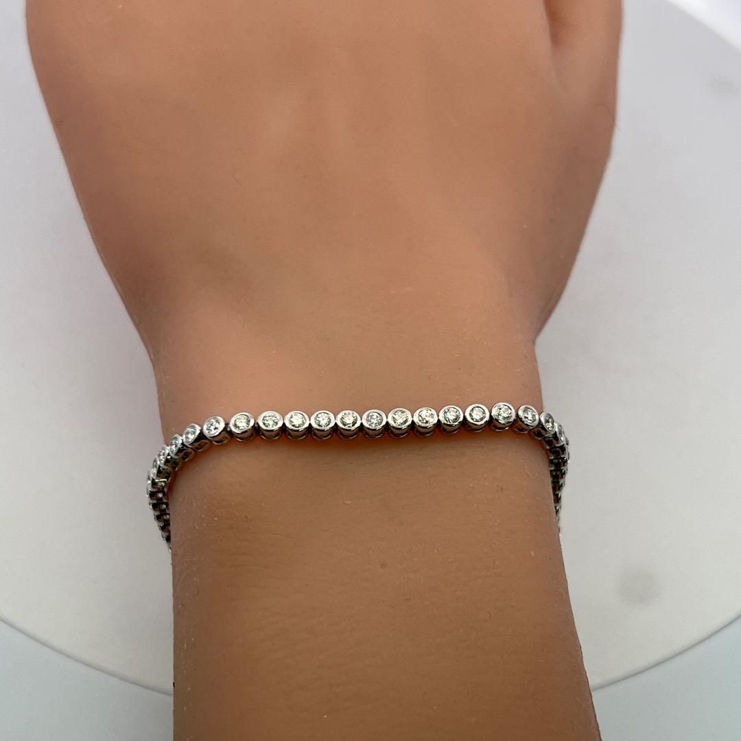 Vintage 14K White Gold Tennis Bracelet with 1.92 Carat Round Diamonds 9.51 Grams