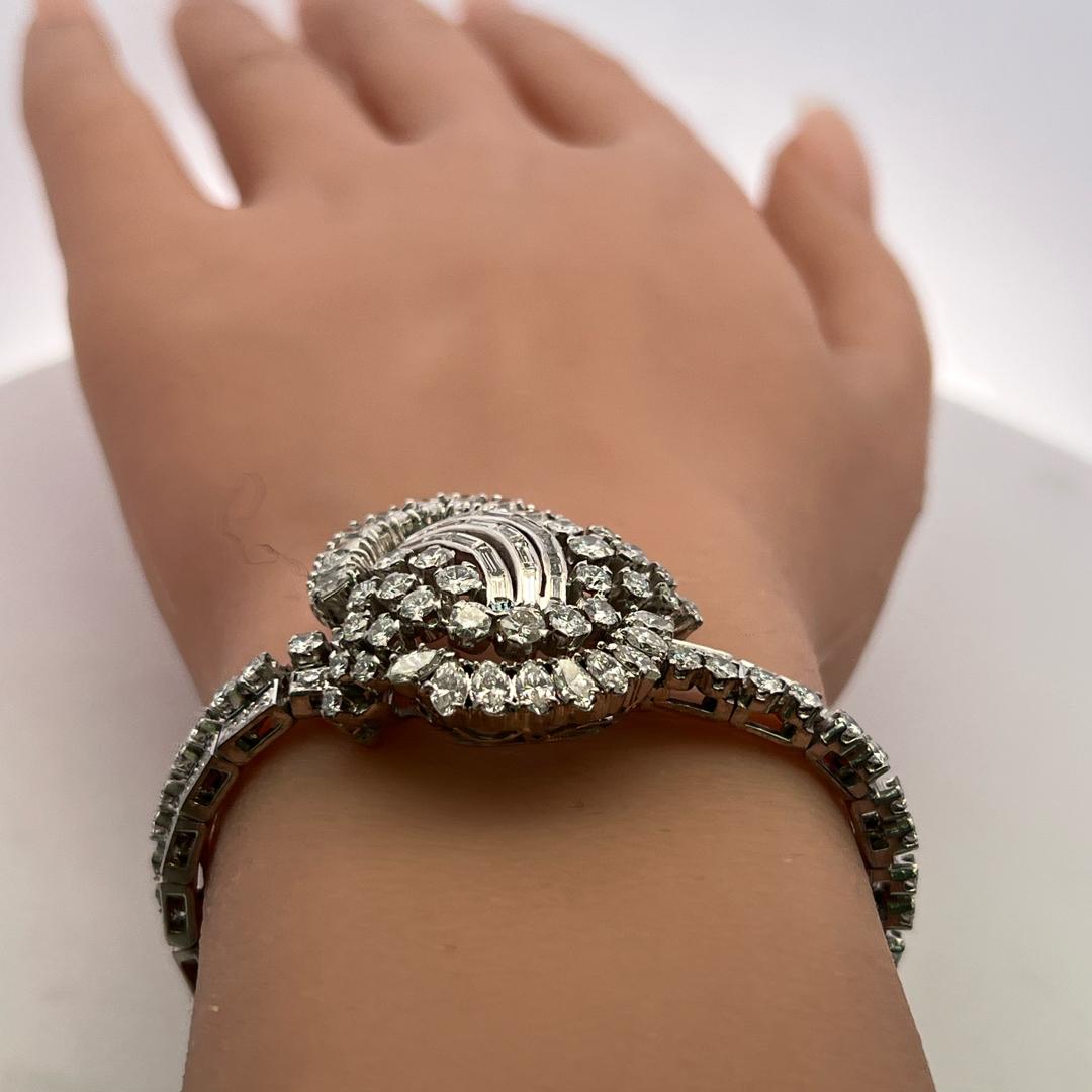 Vintage Platinum Art-Deco Bracelet with 6.48 Carat Mixed Shape I VS2 Diamonds