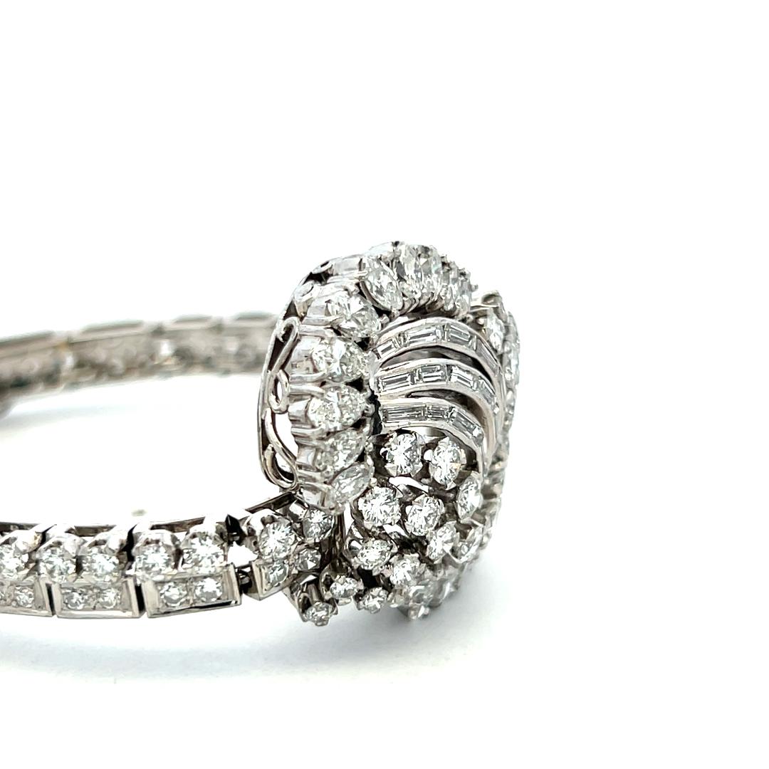 Vintage Platinum Art-Deco Bracelet with 6.48 Carat Mixed Shape I VS2 Diamonds