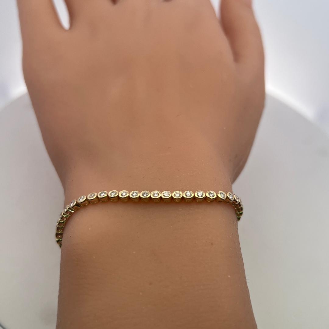 14K Yellow Gold Tennis Bracelet with 1.65 Carat Round H VS Diamonds