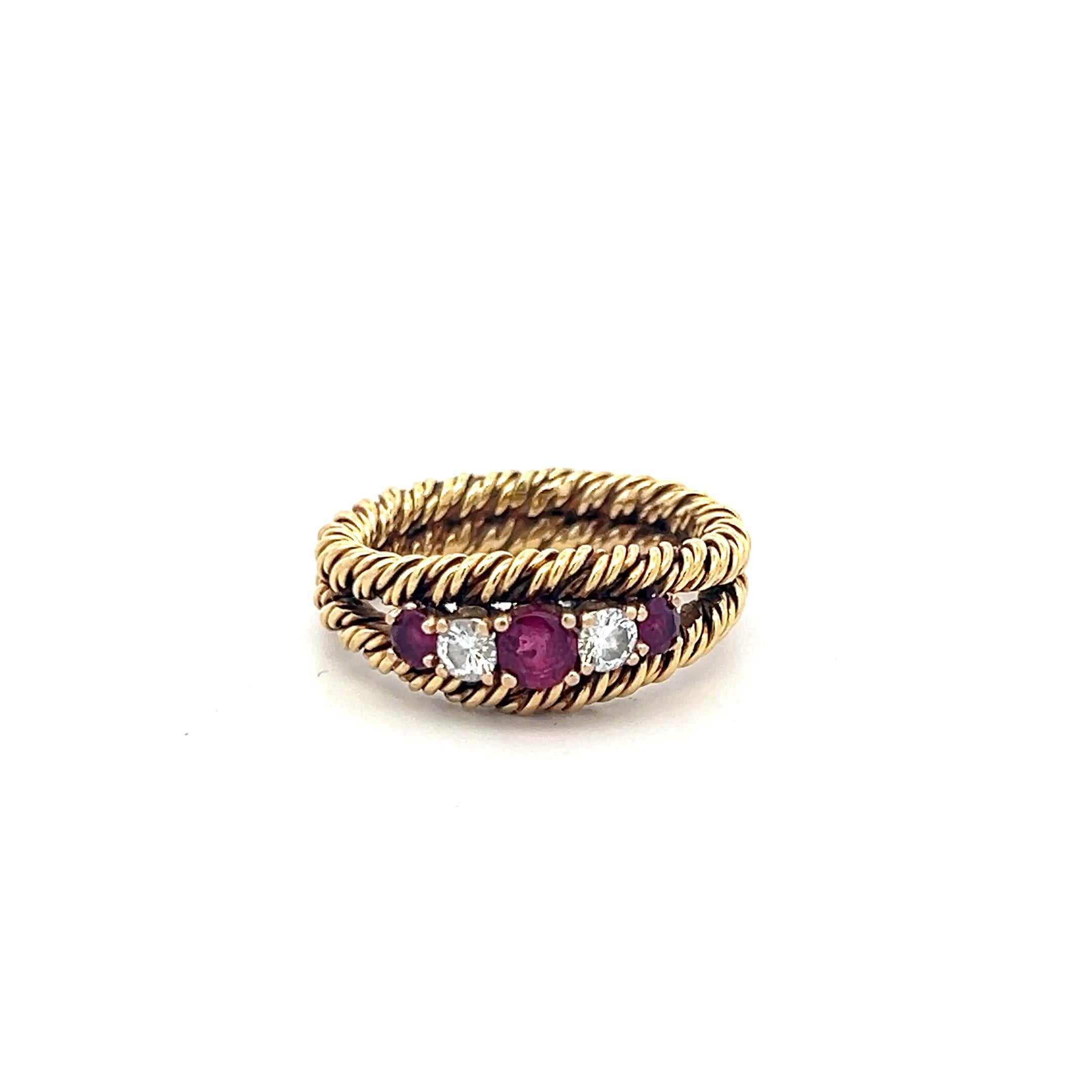 Estate 18K YG Band Ring with 0.2 Carat Round Diamonds & 0.3 Carat Ruby Size 6