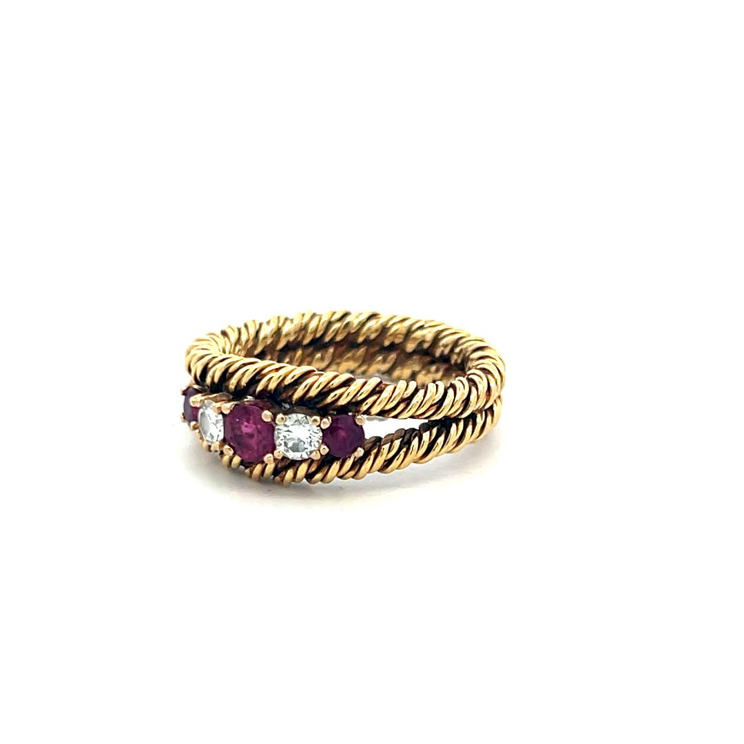 Estate 18K YG Band Ring with 0.2 Carat Round Diamonds & 0.3 Carat Ruby Size 6