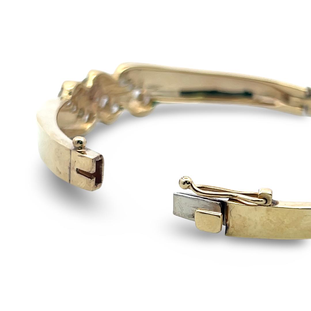 Vintage 14K Yellow Gold Bangle Bracelet with 1.4 Carat Round J I1 Diamonds