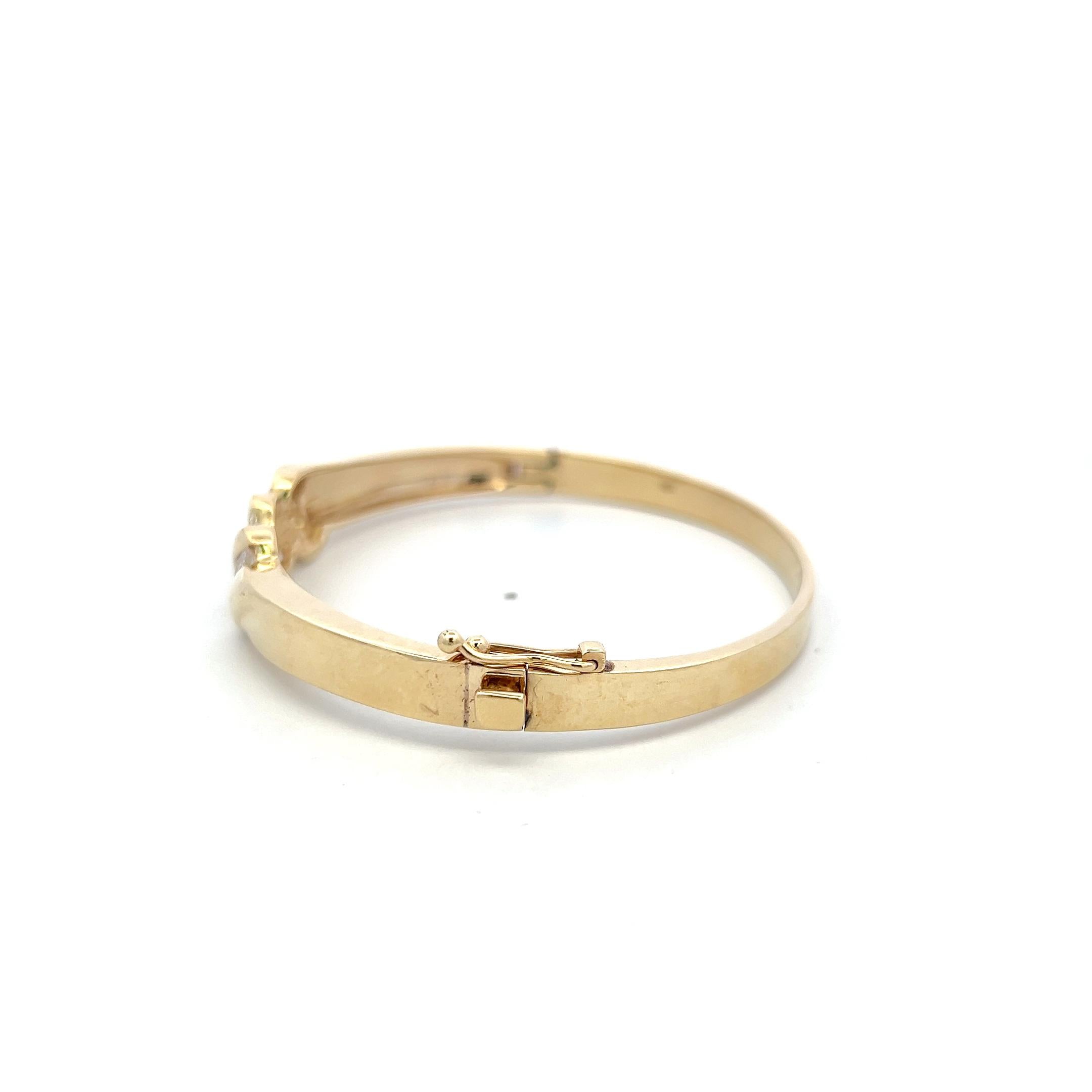 Vintage 14K Yellow Gold Bangle Bracelet with 1.4 Carat Round J I1 Diamonds