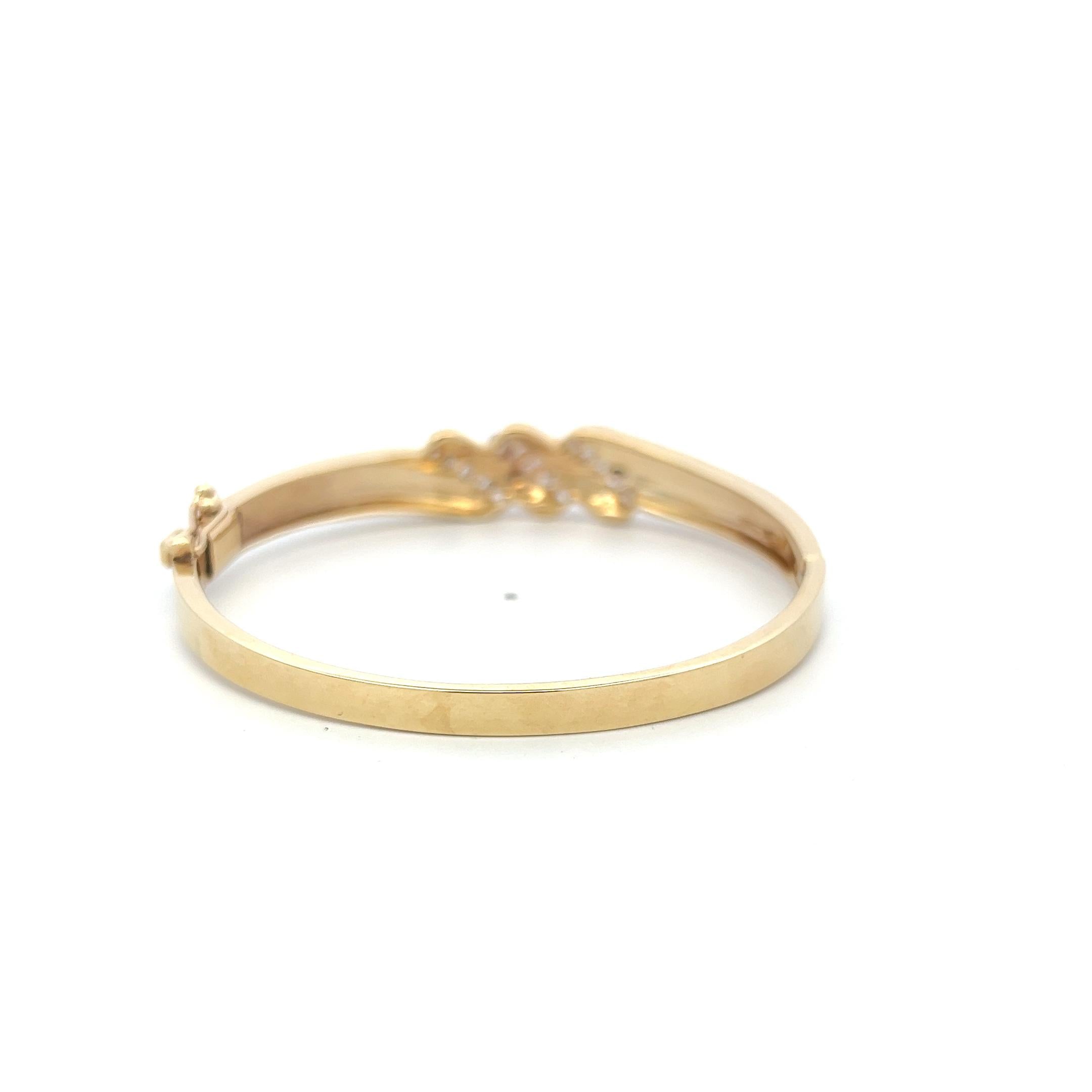 Vintage 14K Yellow Gold Bangle Bracelet with 1.4 Carat Round J I1 Diamonds
