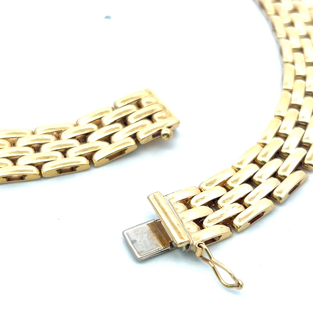 18K Yellow Gold Collar Necklace with 2.42 Carat I SI Diamonds &1.91ct Sapphire