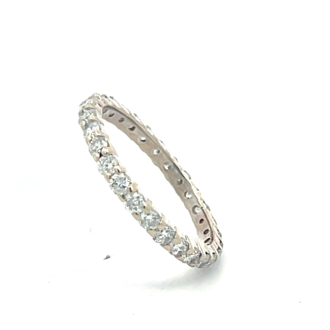 18K White Gold Eternity Band Ring with 0.95 Carat Round H SI Diamonds Size 6.5