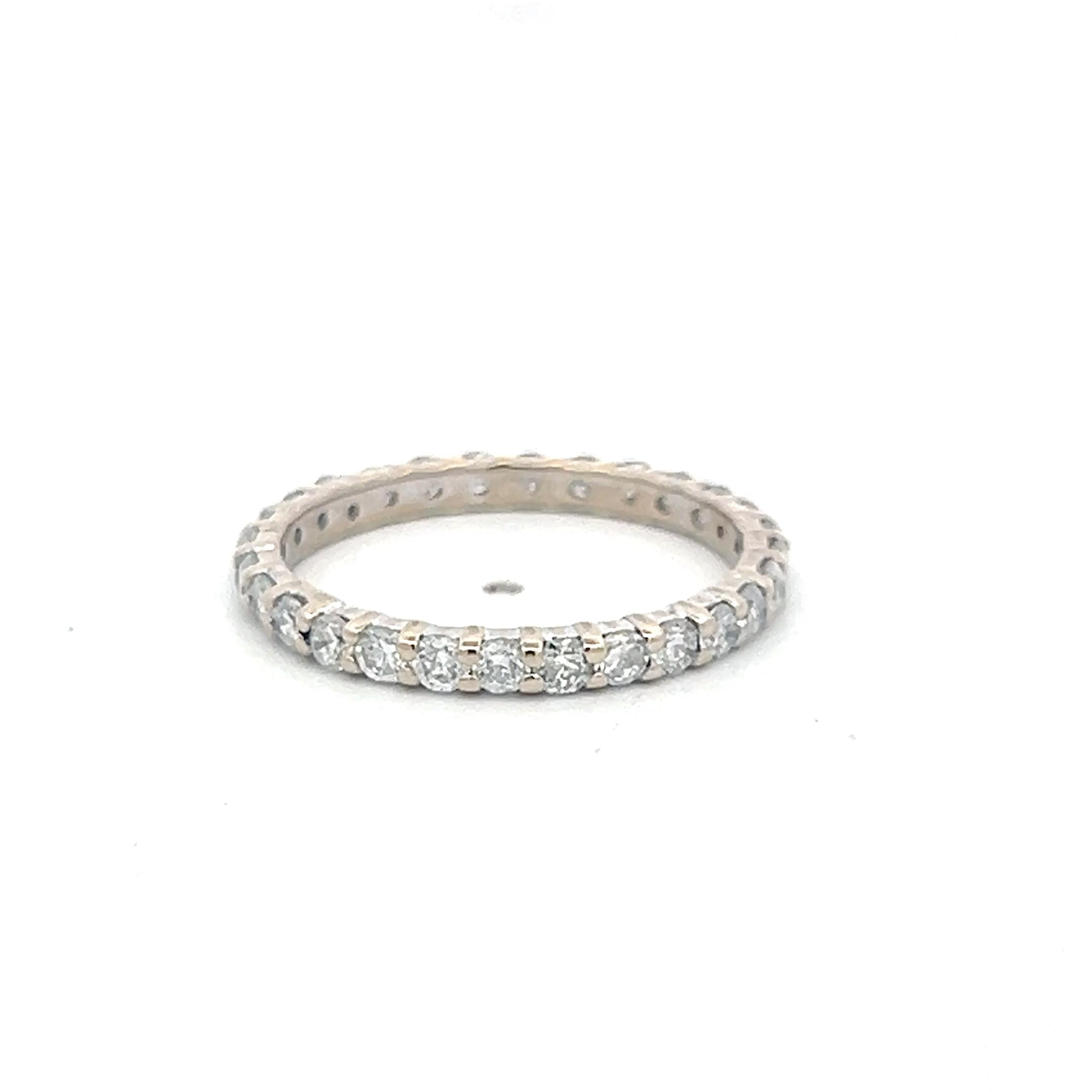 18K White Gold Eternity Band Ring with 0.95 Carat Round H SI Diamonds Size 6.5