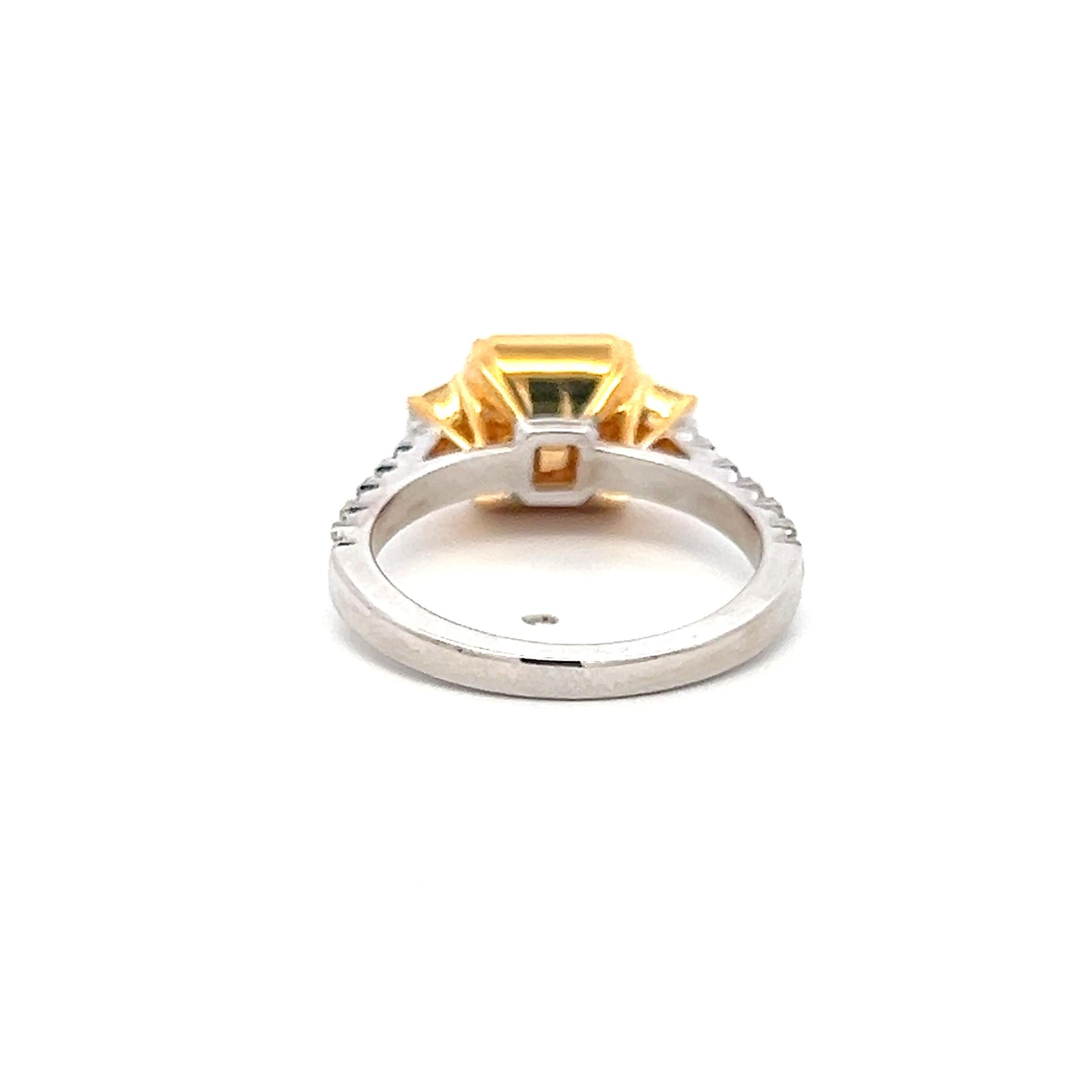 18K Two Tone Gold Engagement Ring 2.61ct Radiant & Mixed Cut Diamonds S VVS2 GIA
