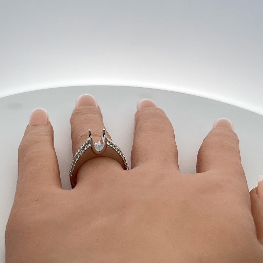 14K White Gold Semi Mount Ring with 0.33ct Round Diamond Fits 5.6x4.2mm 0.75ct