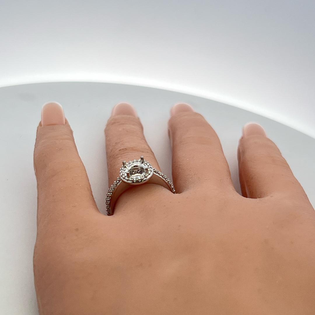 18K White Gold Semi Mount Ring with 0.47ct Round Diamonds Fits 6.9mm 1.25ct+