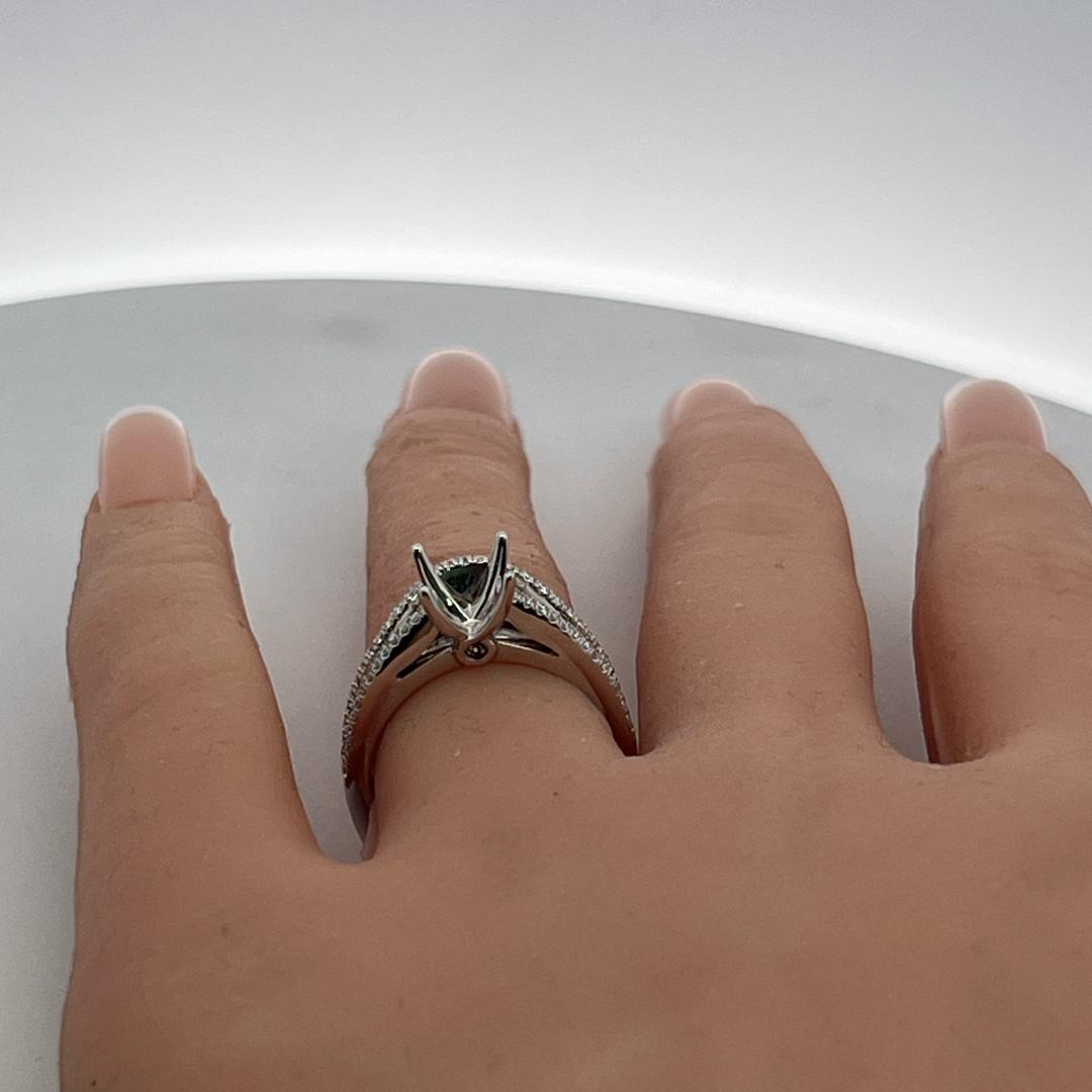 18K White Gold Semi Mount Ring with 0.3ct Round Diamonds Fits 7.6mm 1.50ct+
