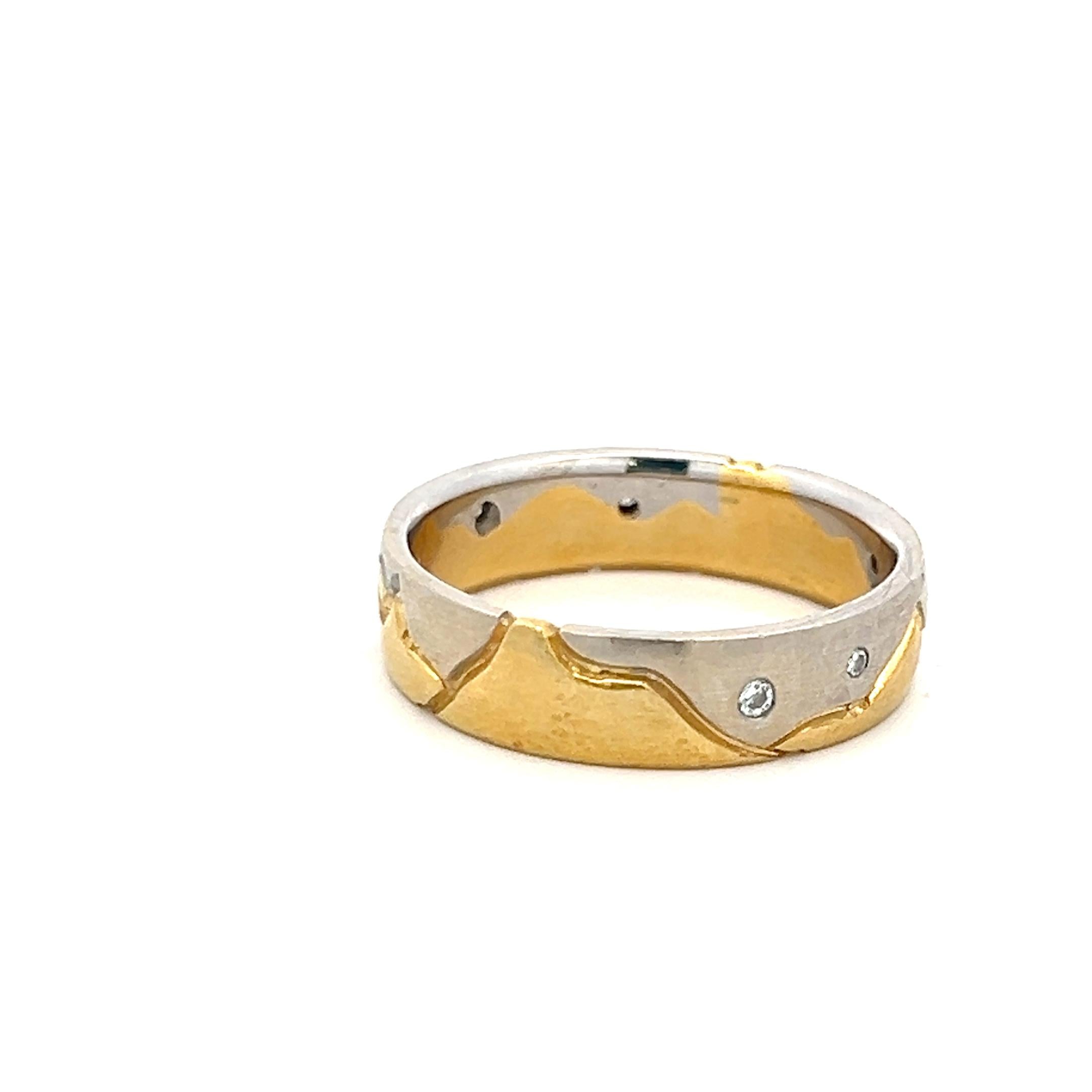 Vintage 18K Two Tone Gold-Platinum Band Ring 0.03 Carat Round Diamonds Size 8.5