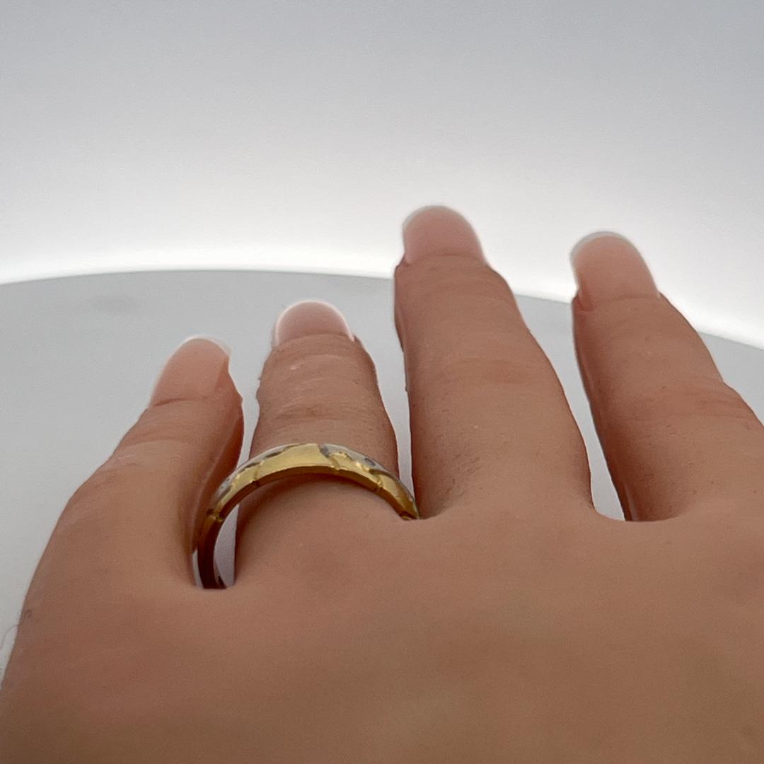 Vintage 18K Two Tone Gold-Platinum Band Ring 0.03 Carat Round Diamonds Size 8.5