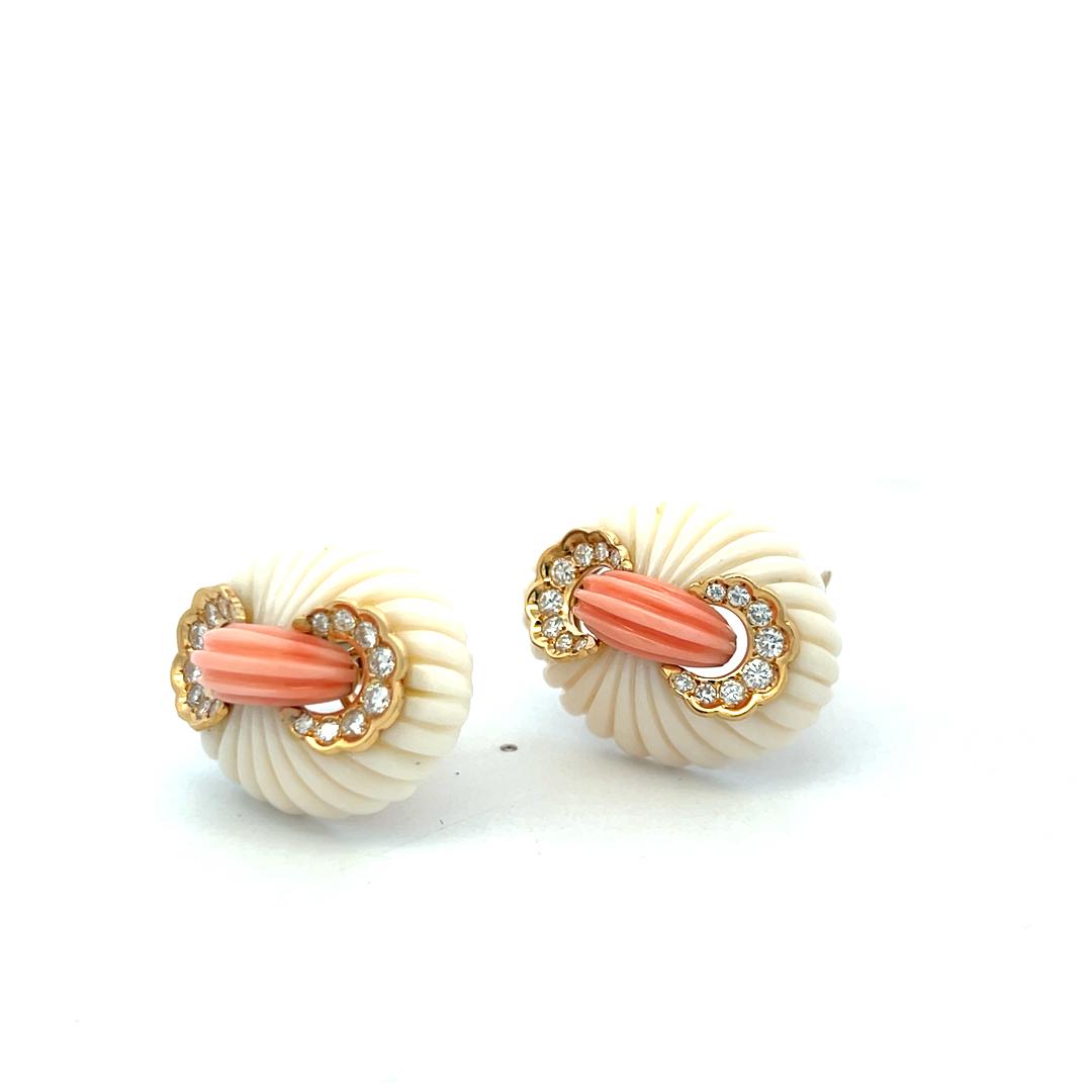 Van Cleef & Arpels 18K Yellow Gold Clip On Earrings with Coral 1.6ct Diamonds