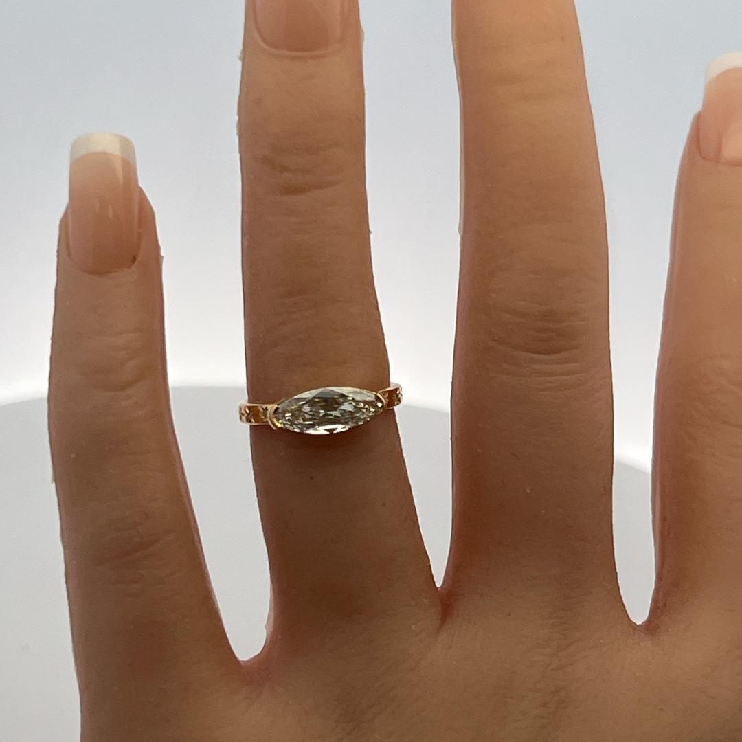 18K Yellow Gold Engagement Ring with 1.12ct Oval & Round Diamonds G VS1 GIA
