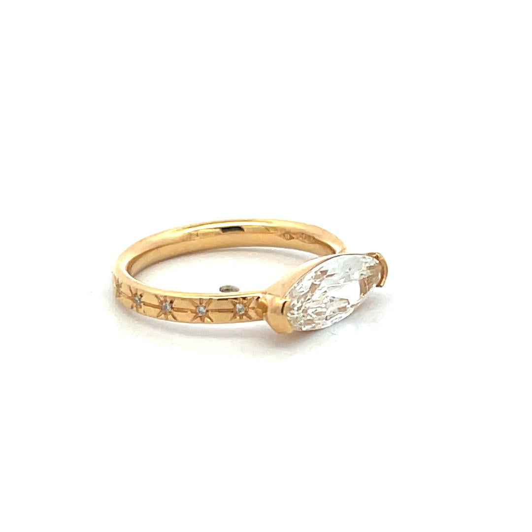 18K Yellow Gold Engagement Ring with 1.12ct Oval & Round Diamonds G VS1 GIA
