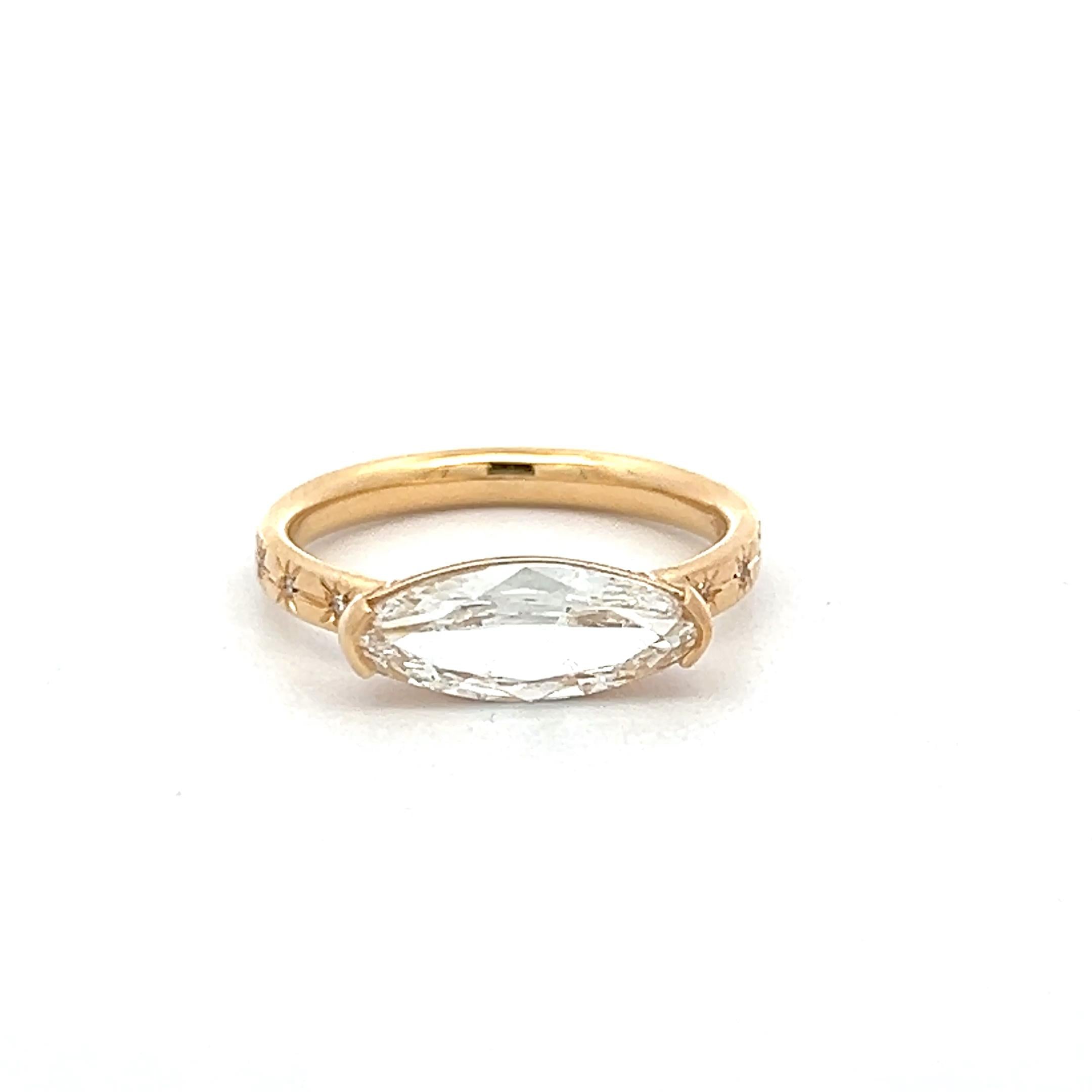 18K Yellow Gold Engagement Ring with 1.12ct Oval & Round Diamonds G VS1 GIA