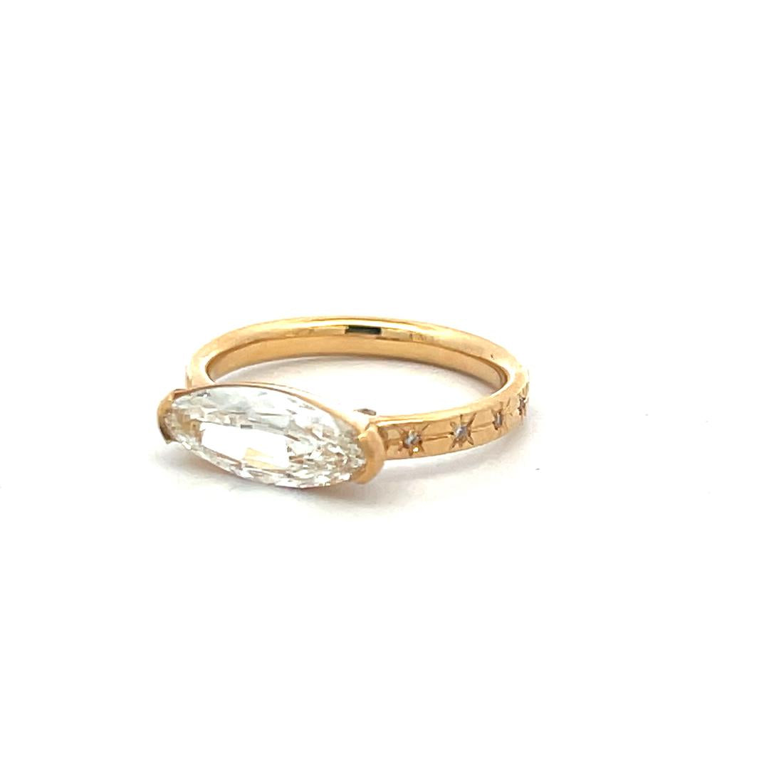 18K Yellow Gold Engagement Ring with 1.12ct Oval & Round Diamonds G VS1 GIA