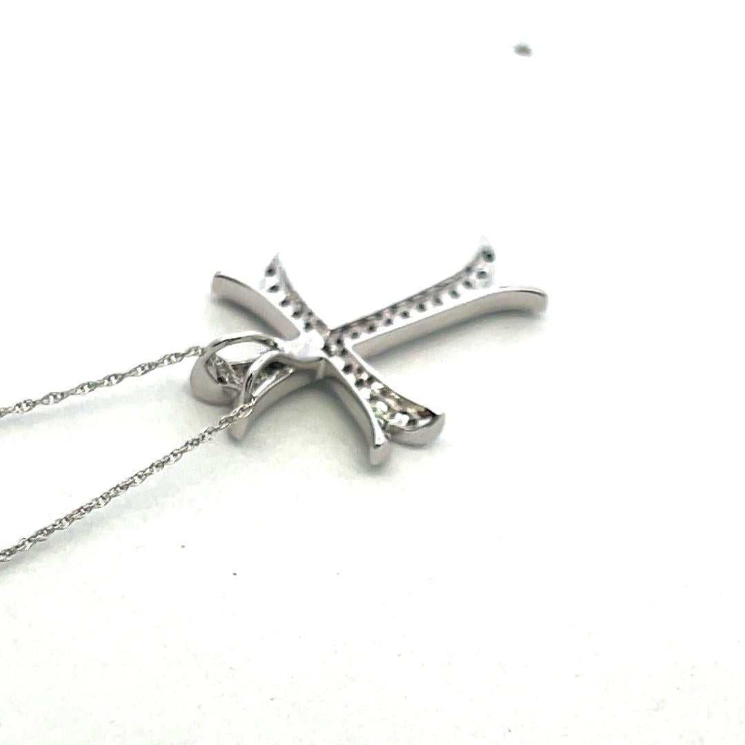 14K White Gold Cross Pendant Necklace 0.26 Carat Round G VS Diamonds 18 Inch