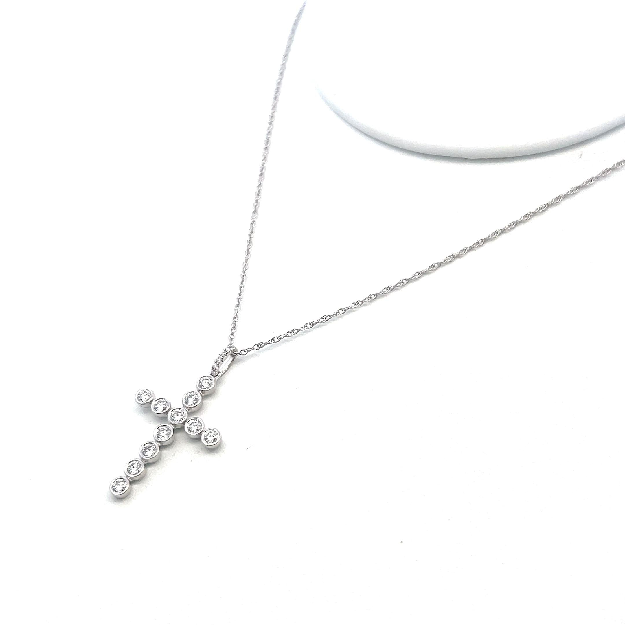 14K White Gold Cross Pendant Necklace 0.62 Carat Round G VS Diamonds 18 Inch