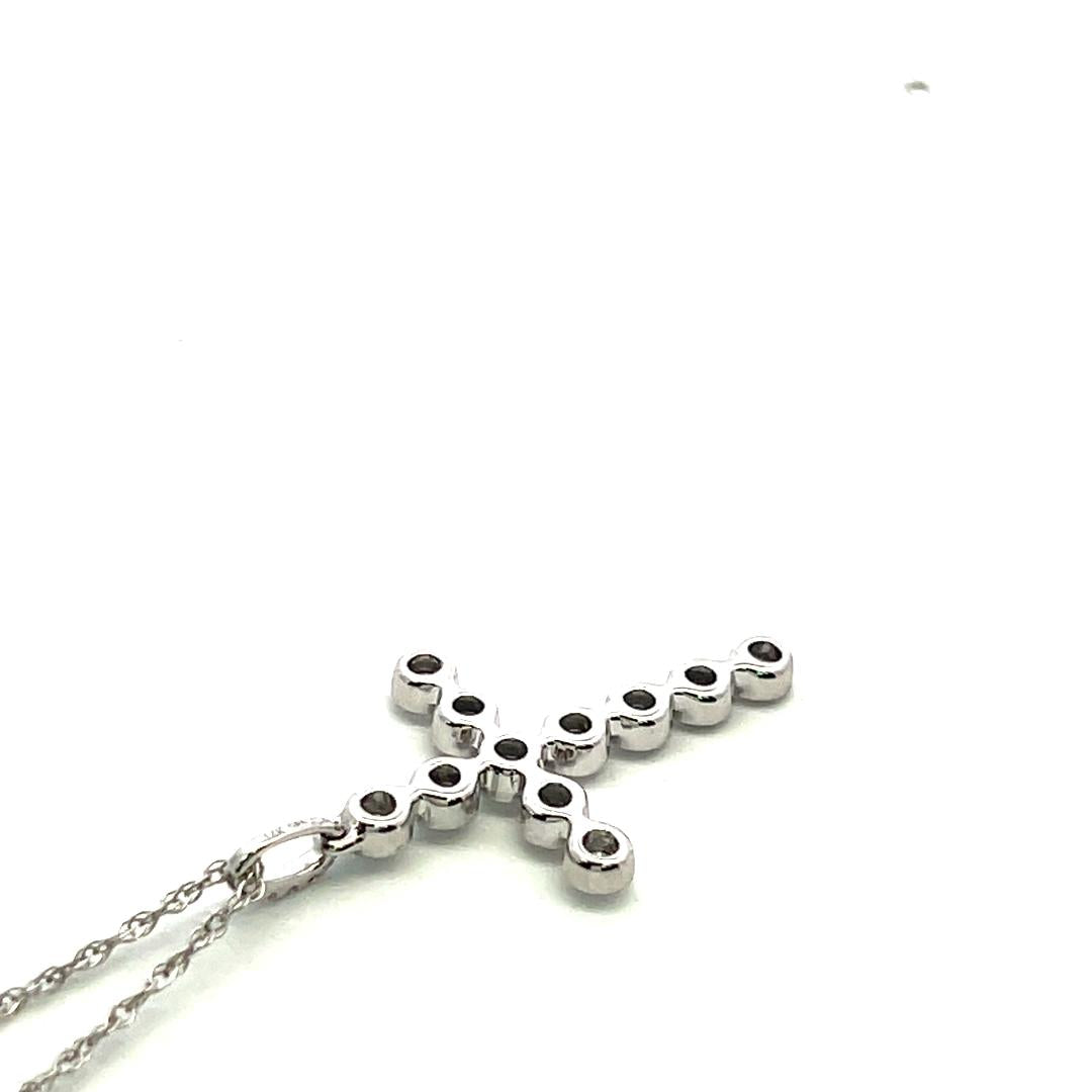 14K White Gold Cross Pendant Necklace 0.62 Carat Round G VS Diamonds 18 Inch