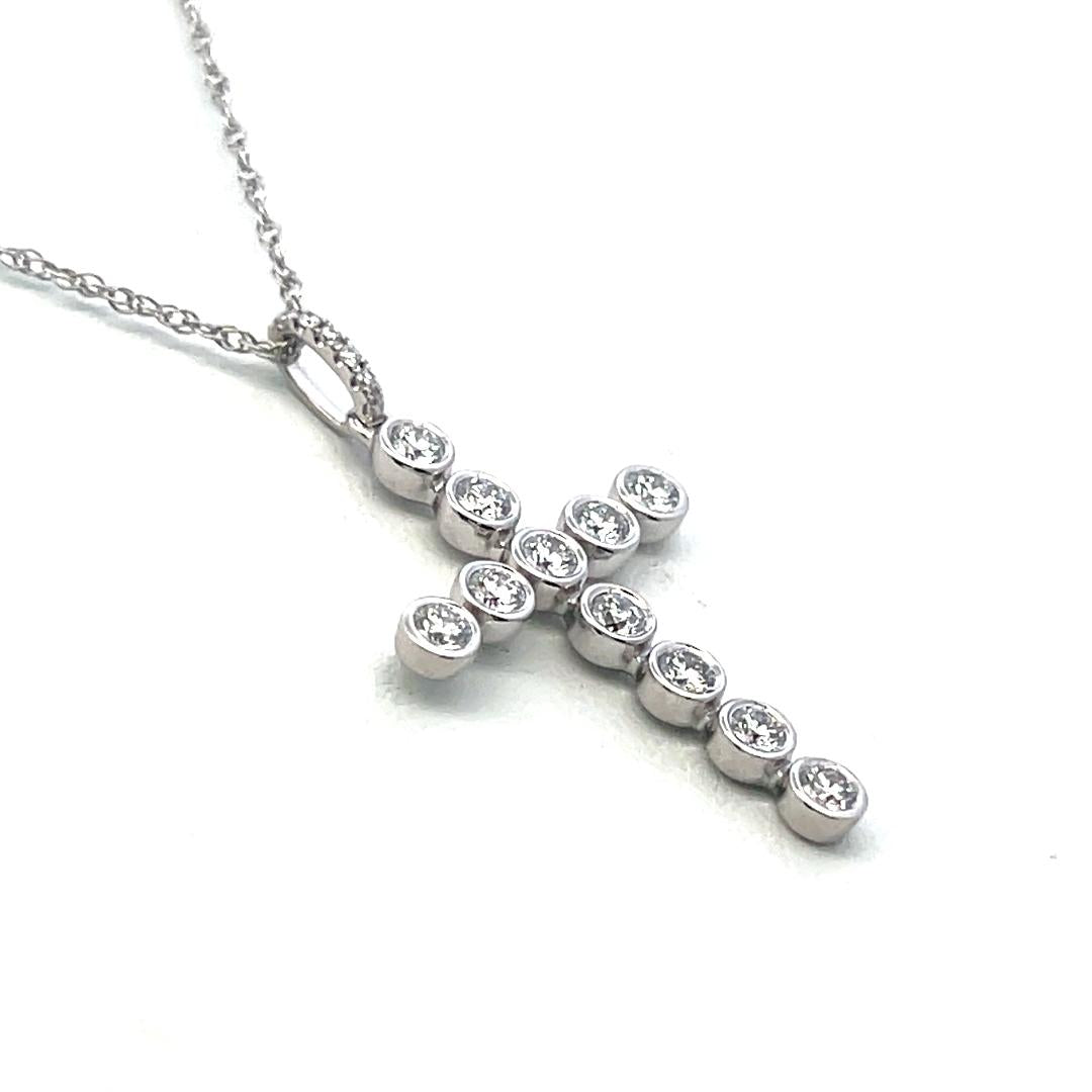 14K White Gold Cross Pendant Necklace 0.62 Carat Round G VS Diamonds 18 Inch