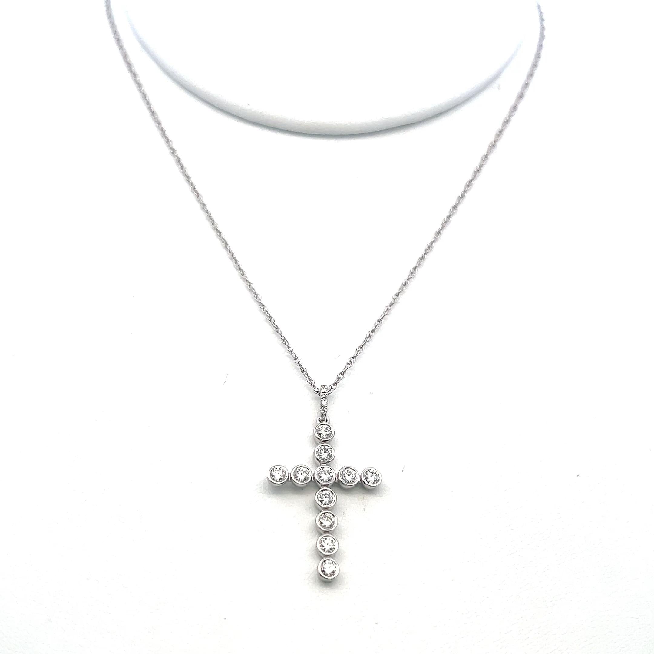 14K White Gold Cross Pendant Necklace 0.62 Carat Round G VS Diamonds 18 Inch