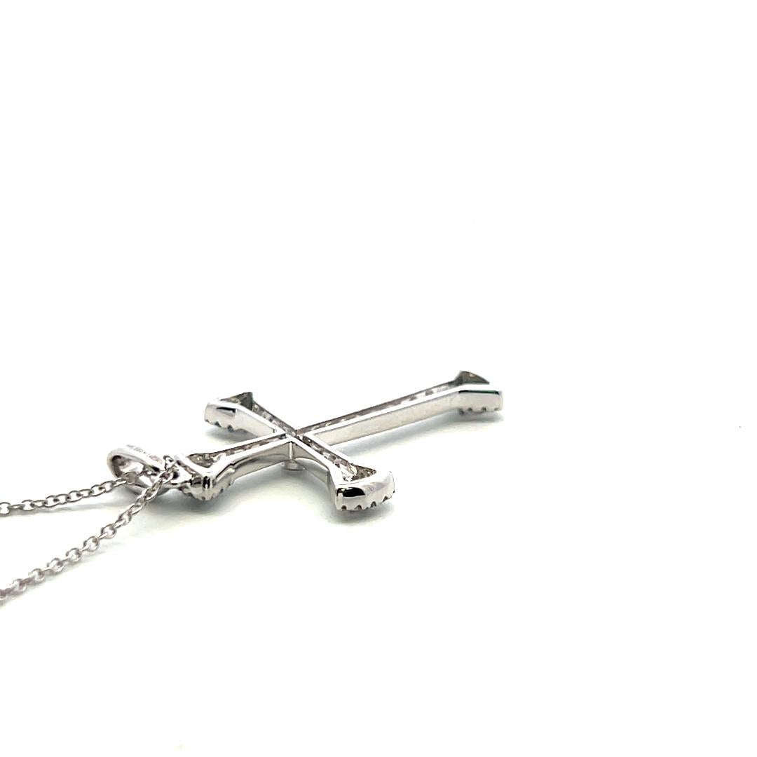 14K White Gold Cross Pendant Neckalce with 0.25 Carat Round G VS Diamonds 18in