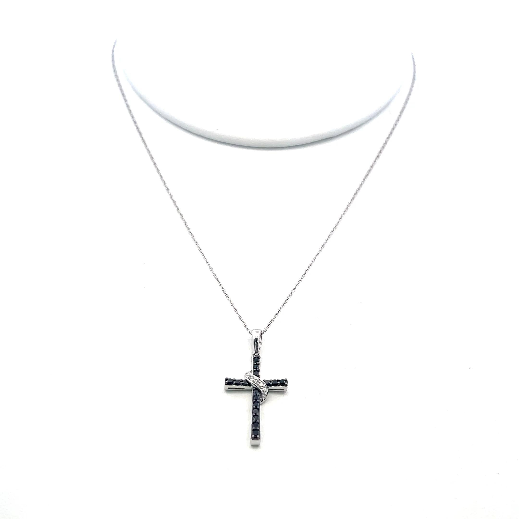 14K White Gold Cross Pendant Necklace with 0.24 Carat Round G VS Diamonds