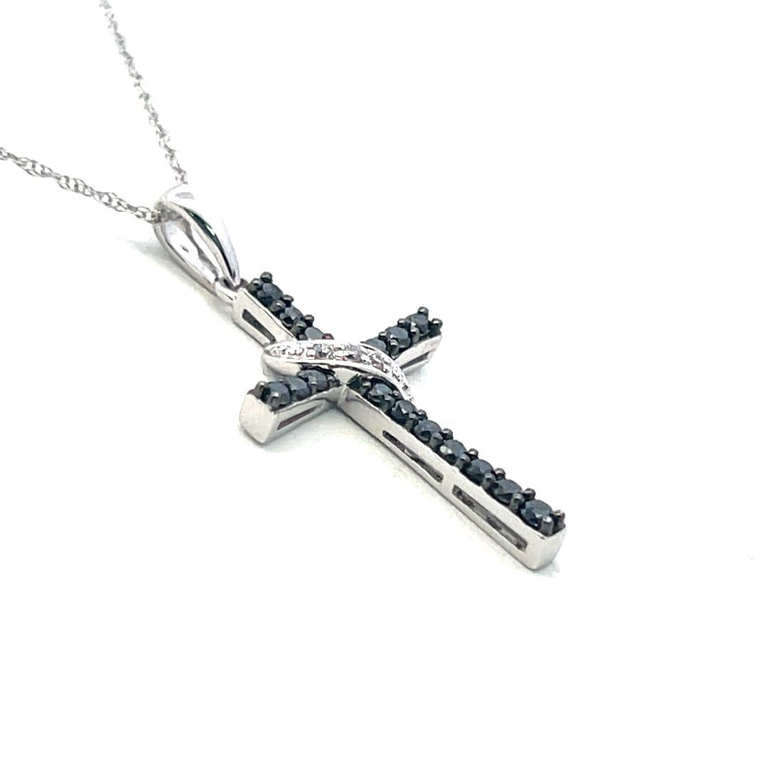 14K White Gold Cross Pendant Necklace with 0.24 Carat Round G VS Diamonds