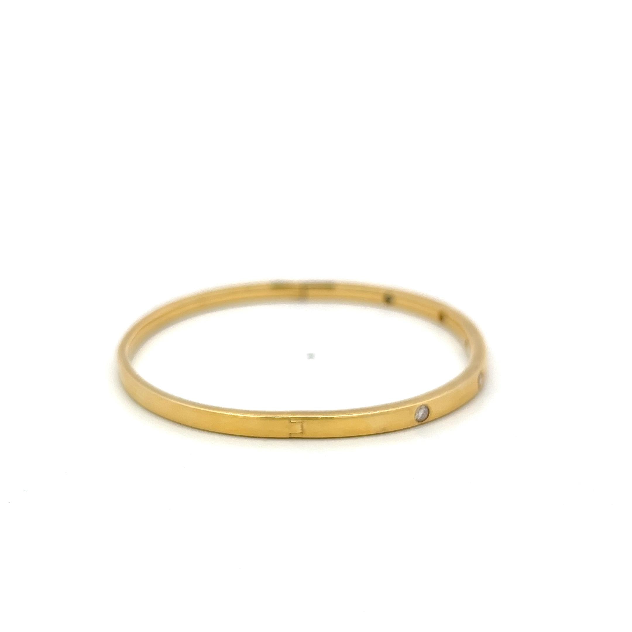 18K Yellow Gold Bangle Bracelet with 0.29 Carat Round I SI Diamonds