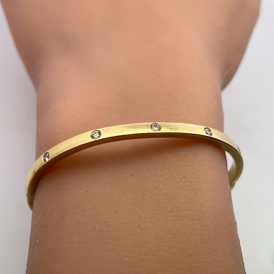 18K Yellow Gold Bangle Bracelet with 0.29 Carat Round I SI Diamonds