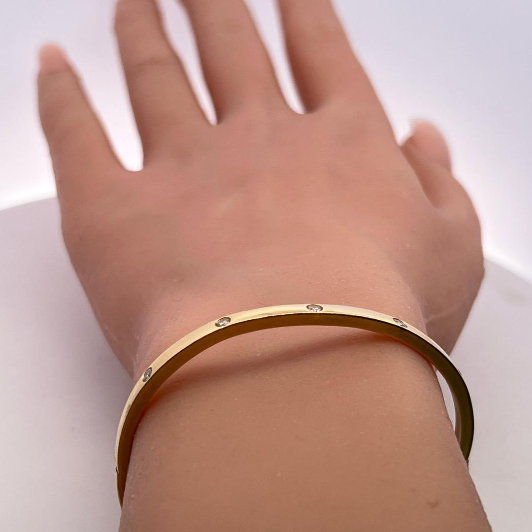 18K Yellow Gold Bangle Bracelet with 0.29 Carat Round I SI Diamonds