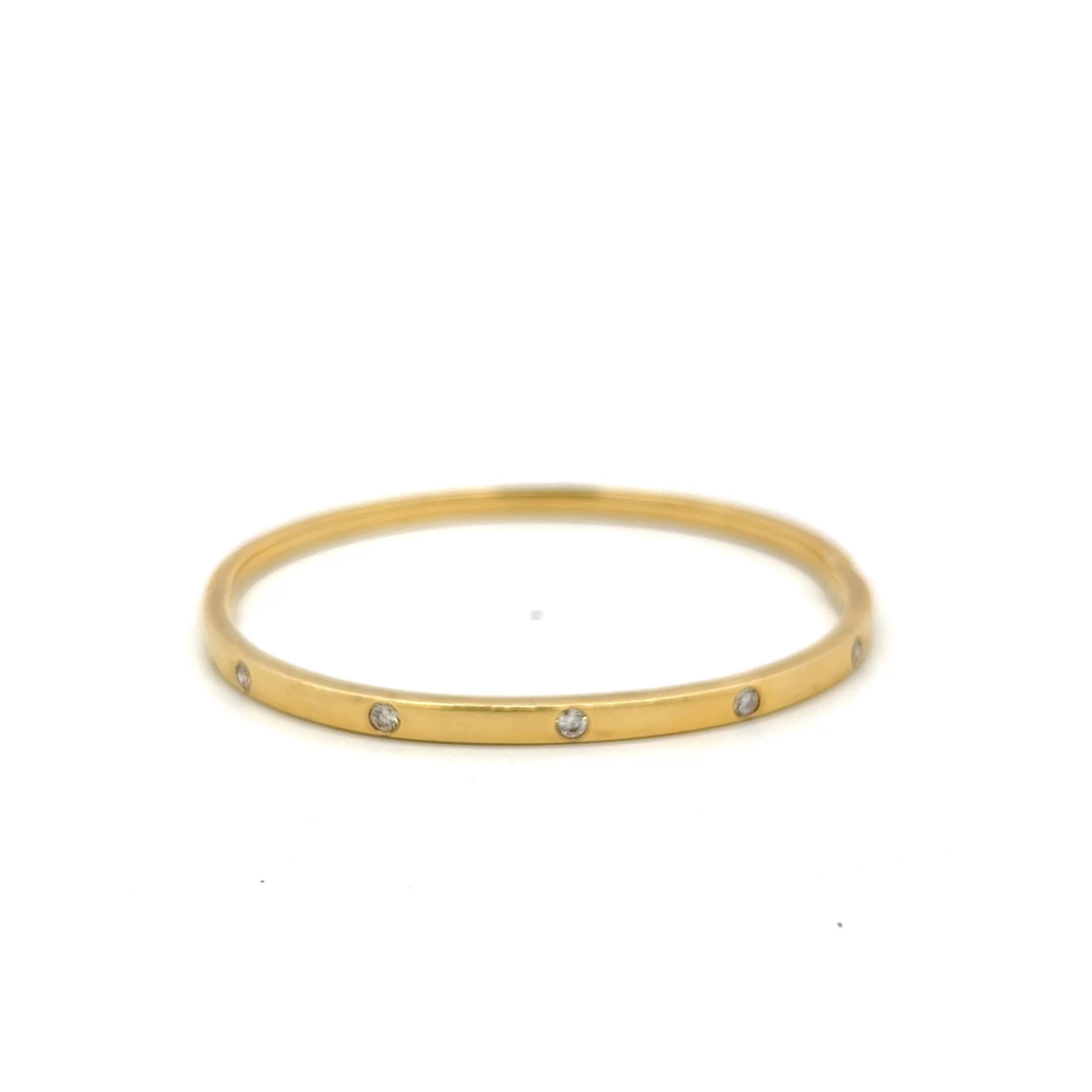 18K Yellow Gold Bangle Bracelet with 0.29 Carat Round I SI Diamonds