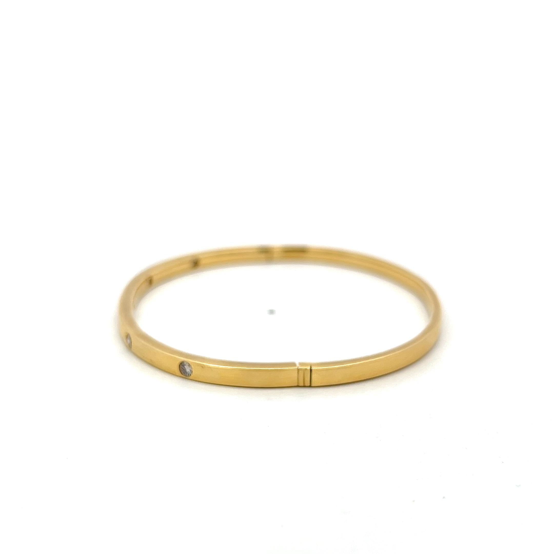 18K Yellow Gold Bangle Bracelet with 0.29 Carat Round I SI Diamonds