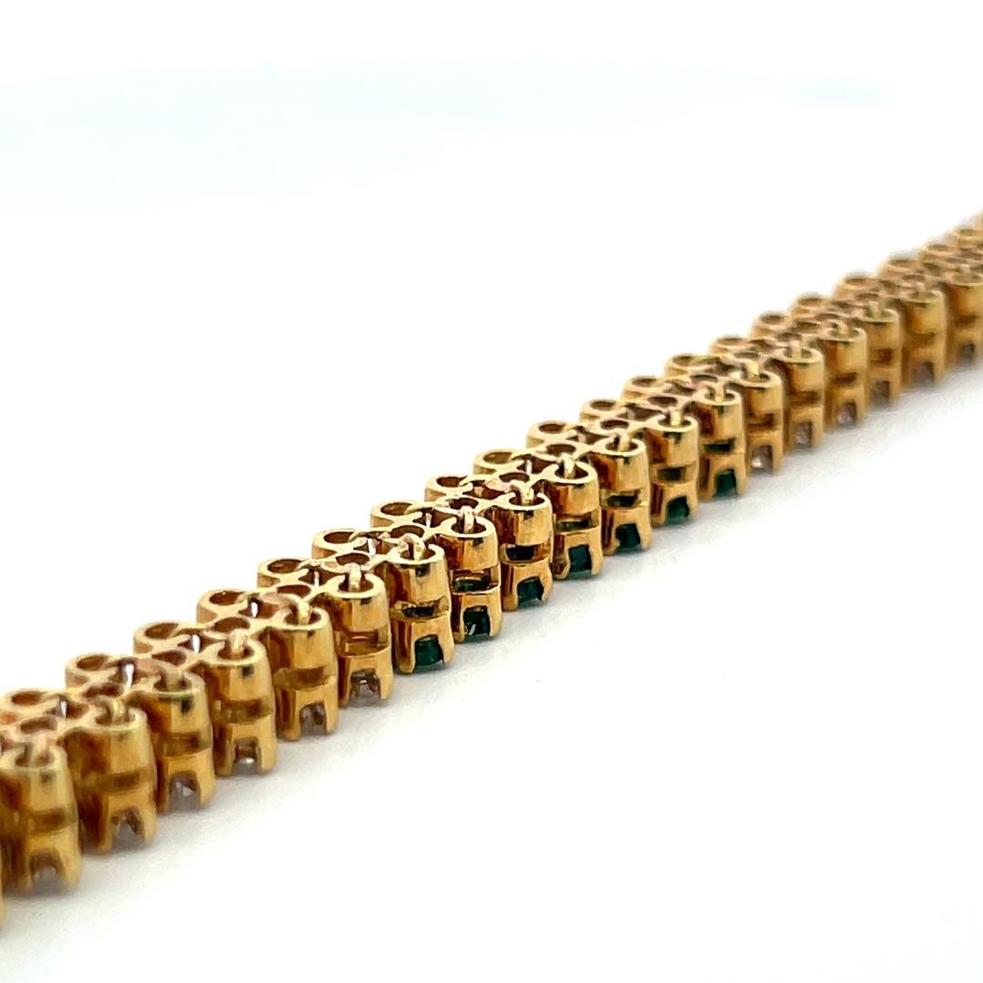 18K Yellow Gold Link Bracelet with 3.15ct Round Diamonds and 3.15ct Emeralds