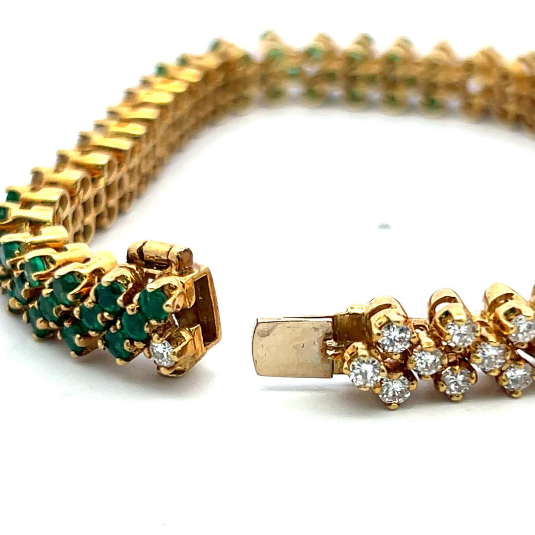 18K Yellow Gold Link Bracelet with 3.15ct Round Diamonds and 3.15ct Emeralds