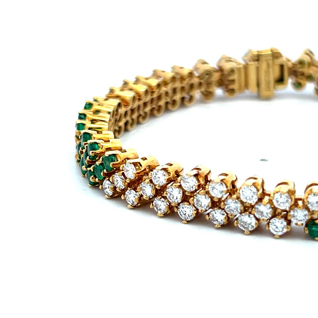 18K Yellow Gold Link Bracelet with 3.15ct Round Diamonds and 3.15ct Emeralds