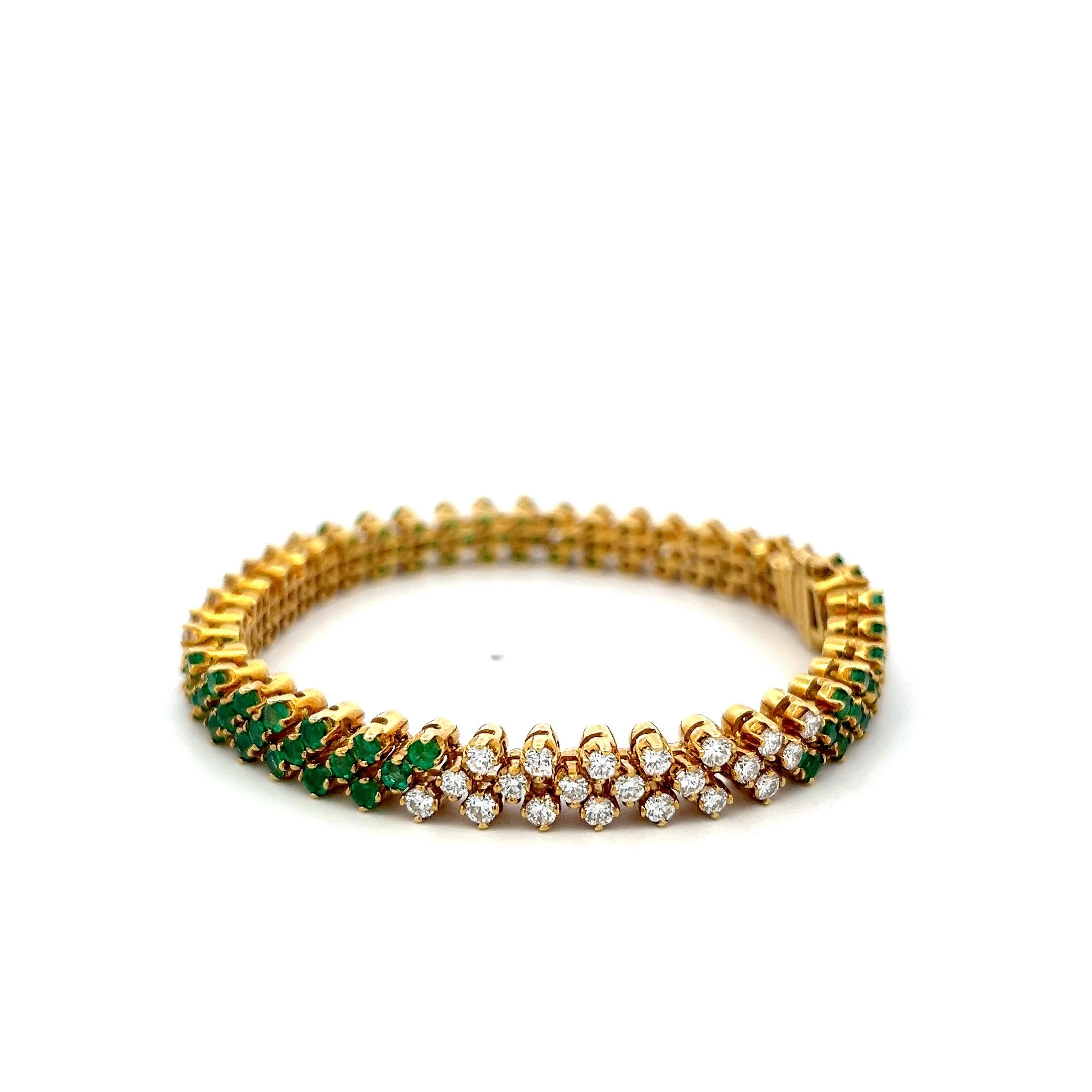 18K Yellow Gold Link Bracelet with 3.15ct Round Diamonds and 3.15ct Emeralds
