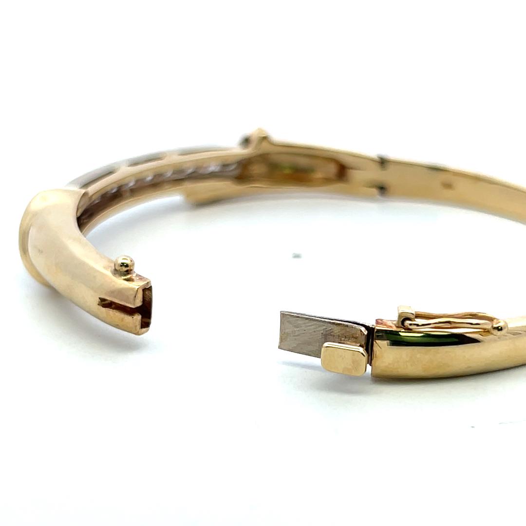 Vintage 14K Yellow Gold Bangle Bracelet with 2 Carat Round L SI Diamonds