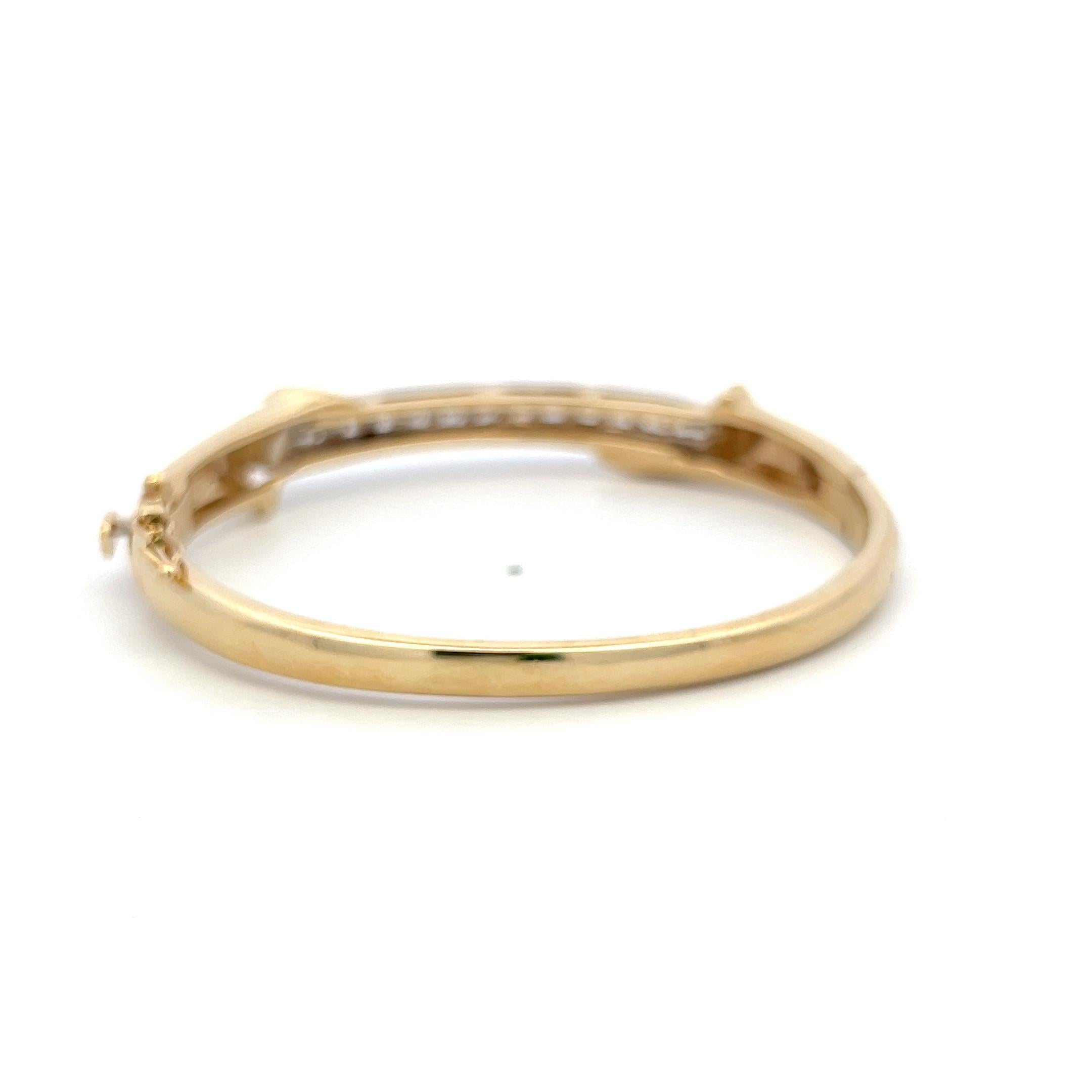 Vintage 14K Yellow Gold Bangle Bracelet with 2 Carat Round L SI Diamonds