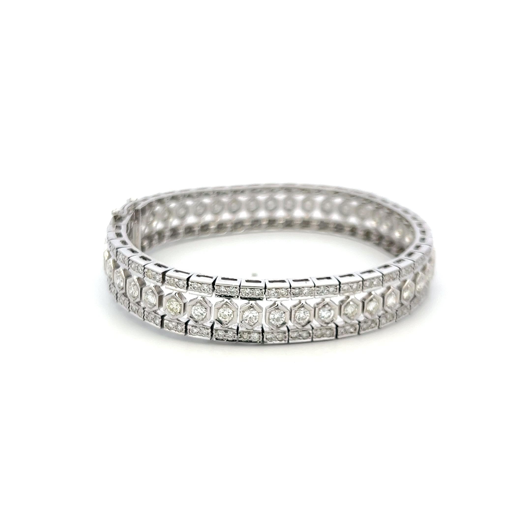 Vintage 18K White Gold Link Bracelet with 3.75 Carat Round H-VS Diamonds