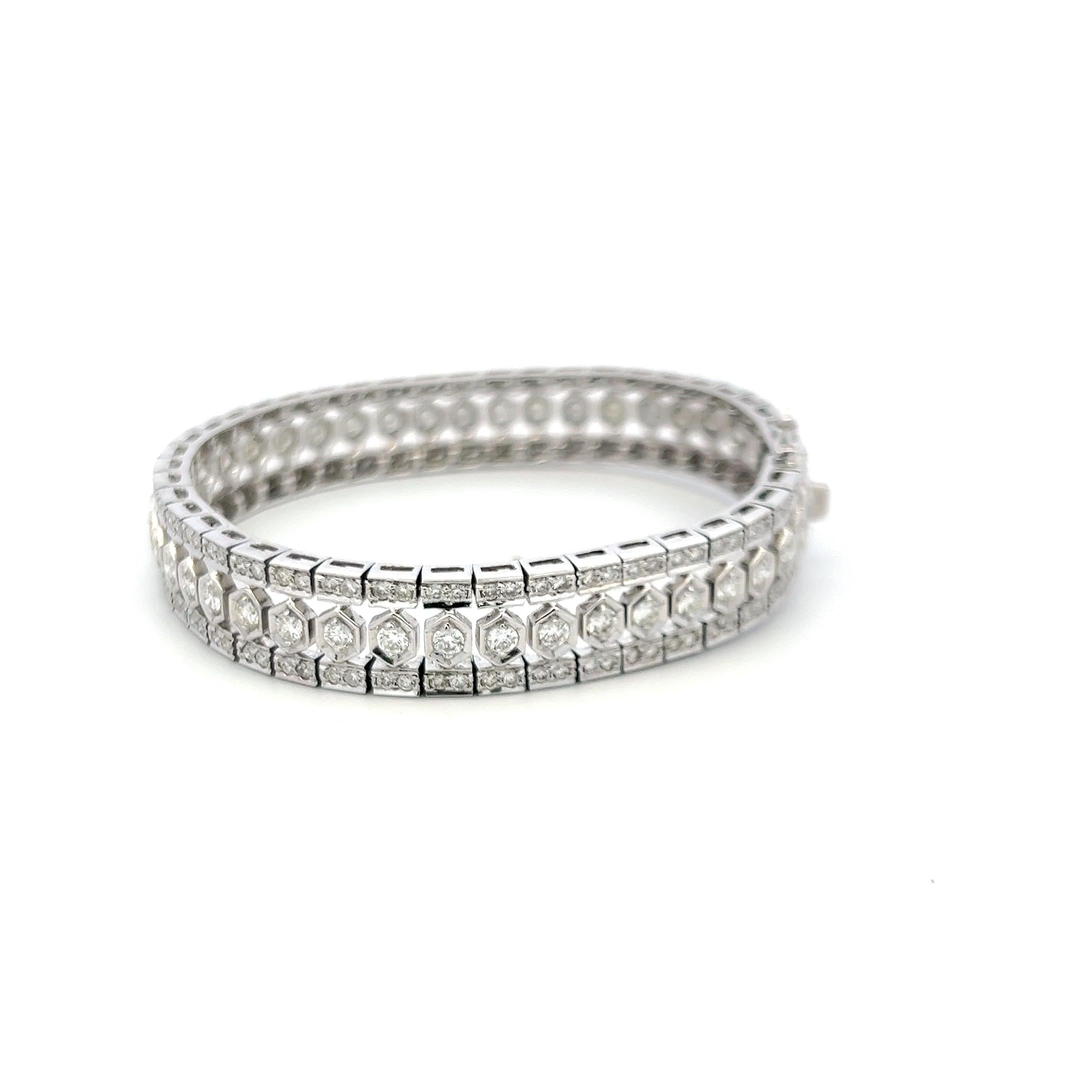 Vintage 18K White Gold Link Bracelet with 3.75 Carat Round H-VS Diamonds