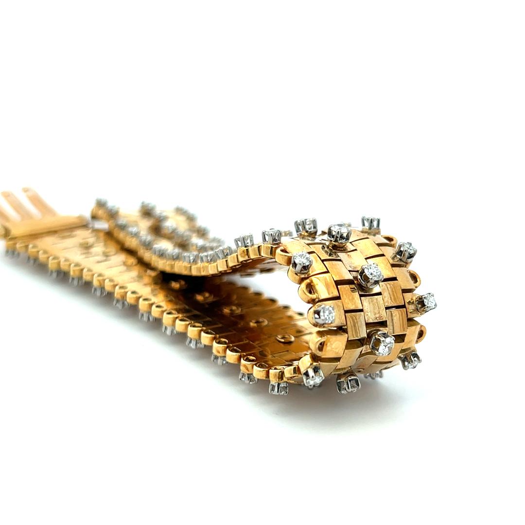 Vintage 18K Yellow Gold Link Bracelet with 3 Carat Round H-SI Diamonds