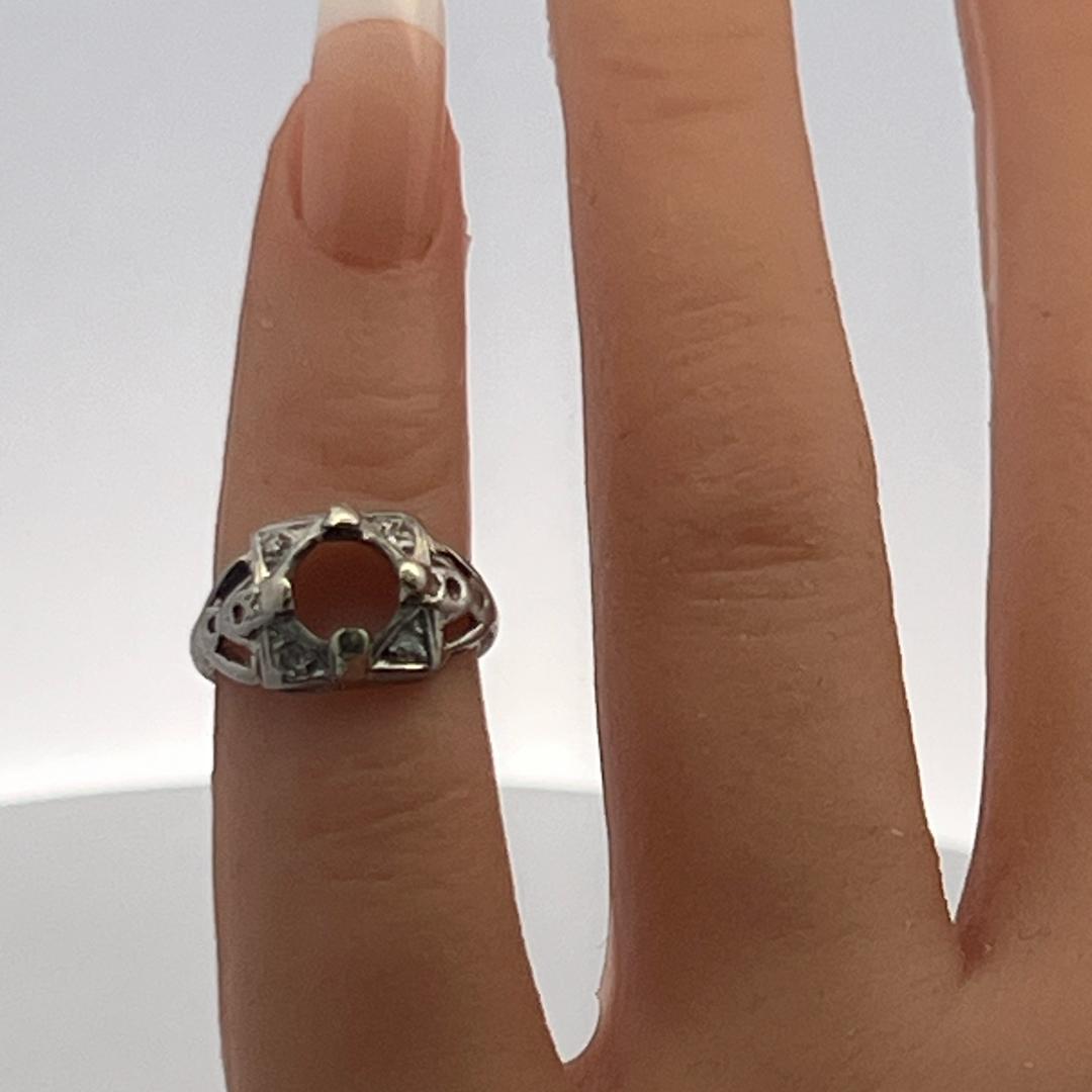Vintage Platinum Semi Mount Ring with 0.08 Carat Diamond Fits 5.6x6.5mm 0.84ct++