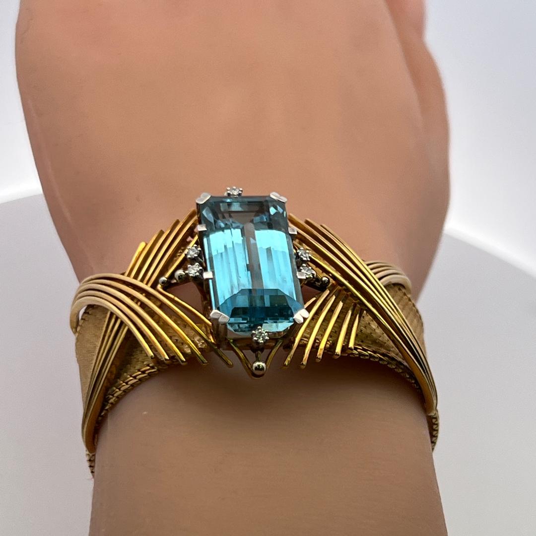 Vintage 0.18 Ct. Diamond Art-Deco 18K YG Bracelet with 24.9*13.3 MM Aquamarine