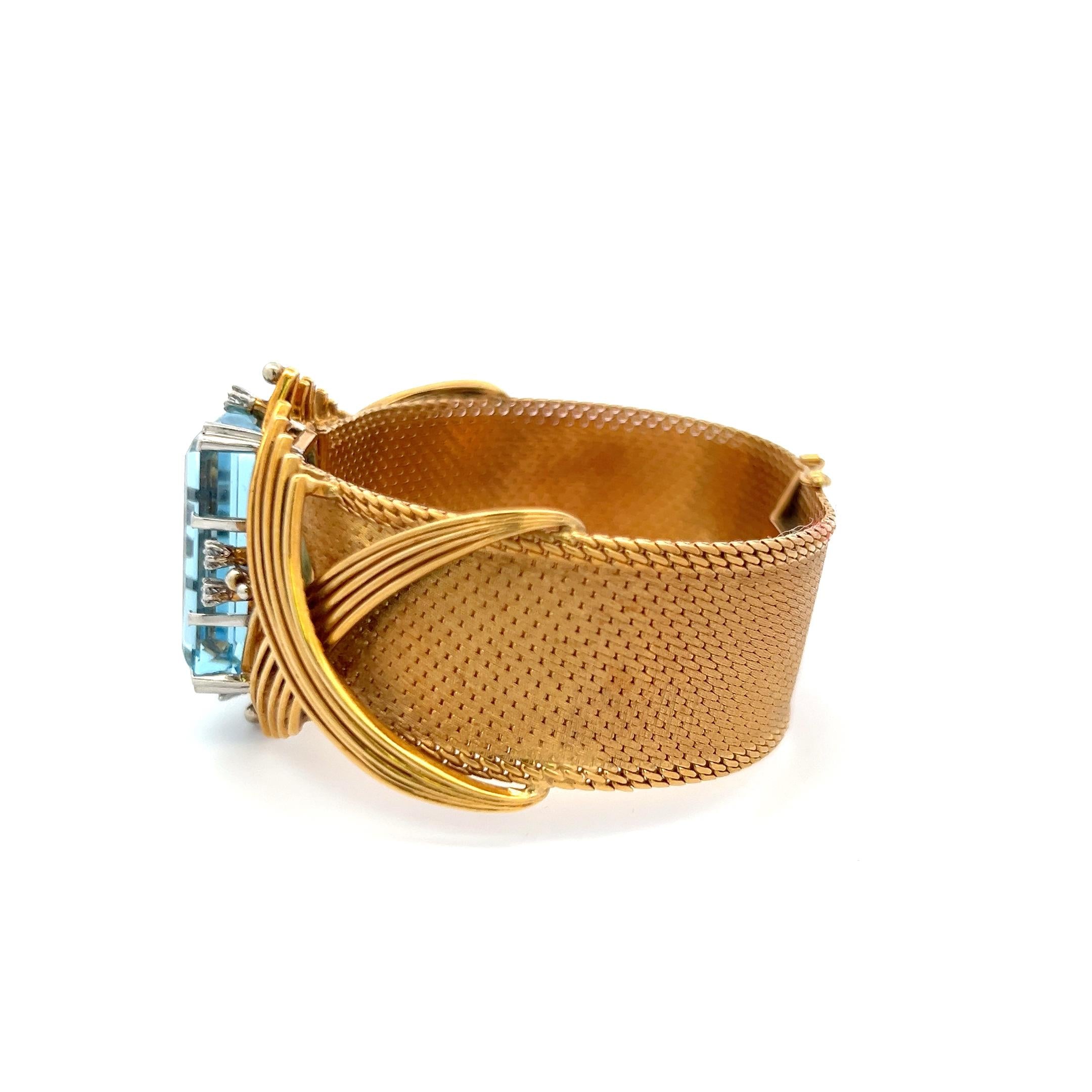 Vintage 0.18 Ct. Diamond Art-Deco 18K YG Bracelet with 24.9*13.3 MM Aquamarine