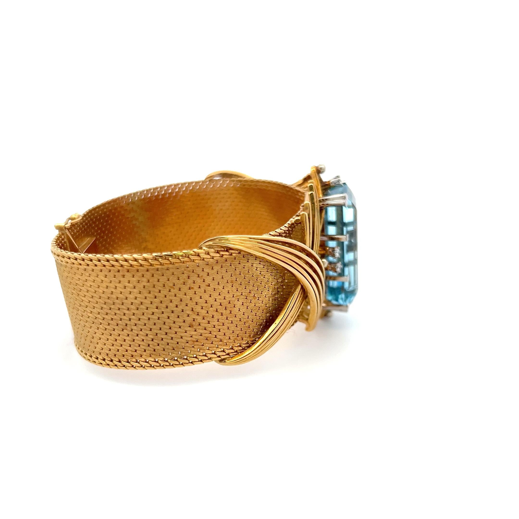 Vintage 0.18 Ct. Diamond Art-Deco 18K YG Bracelet with 24.9*13.3 MM Aquamarine